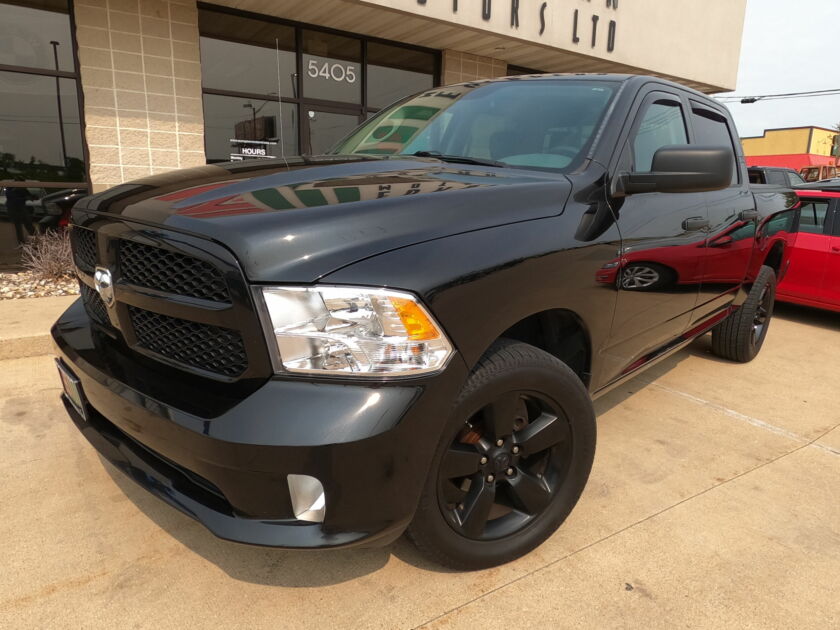 Ram 1500 4x4 V8 Express Crew Cab 2018 8 Speed Automatic SOLD
